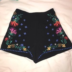 Floral embroidered shorts